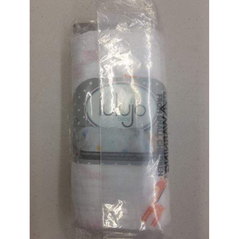 Lulujo Baby Cotton Muslin Swaddle Blanket. My Giraffe.