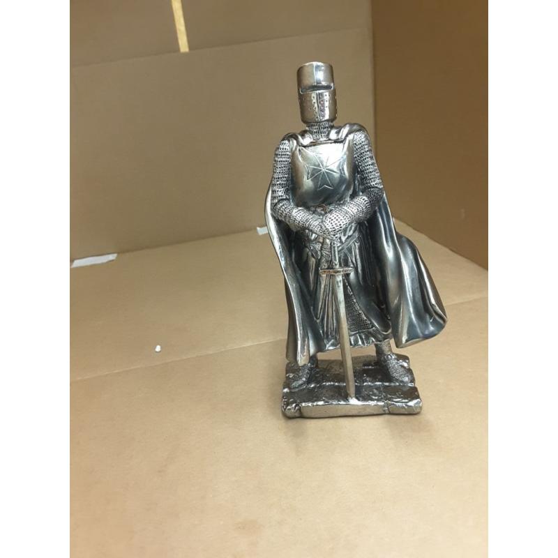 Crusader Knight Statue Silver Finishing Cold Cast Resin Statue 7