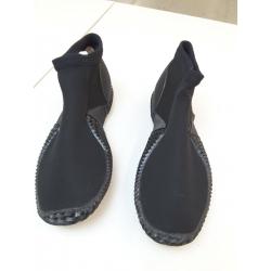 Dive Boots, Size 8 - Mares 2 Millimeter Equator Neoprene