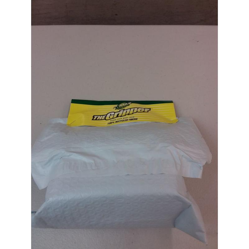 A-MAZ The Gripper Handle + 3 Scrub Pads