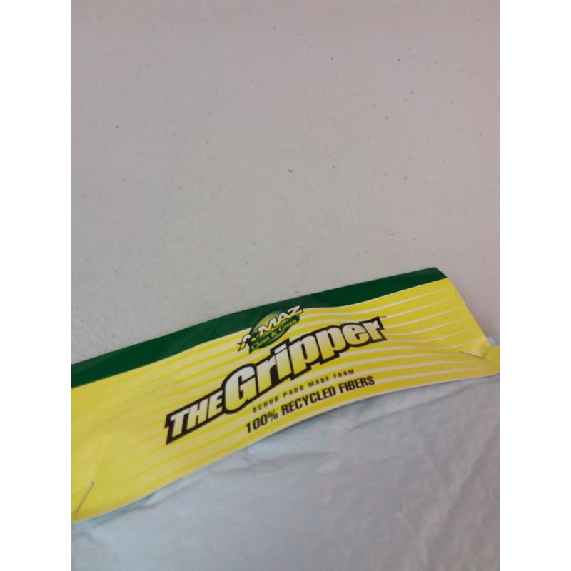 A-MAZ The Gripper Handle + 3 Scrub Pads