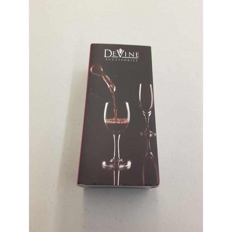 Devine Woodpecker Pourer