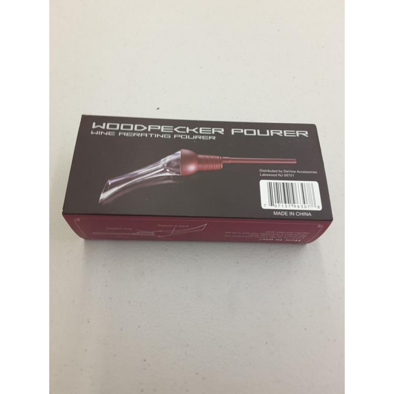 Devine Woodpecker Pourer