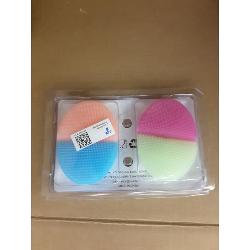 Super Soft Silicone Face Cleanser and Massager Brush