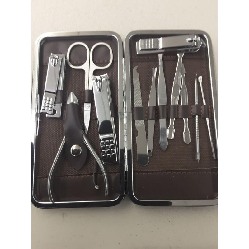 Tseoa Manicure/ Pedicure Kit, Nail Tools with Travel Case