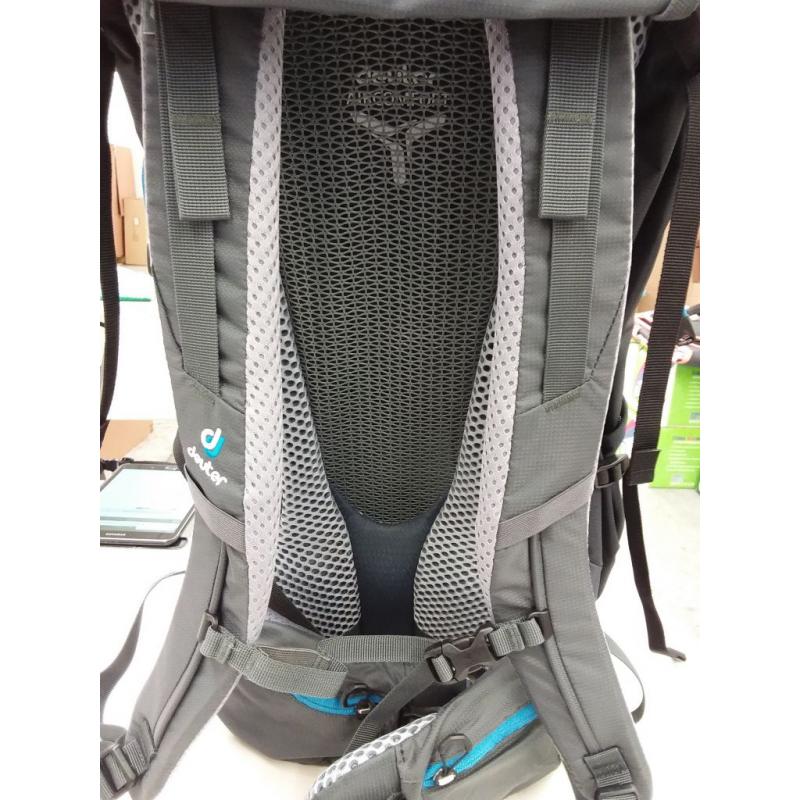 Deuter Futura PRO 44 EL Backpack - Graphite/Black