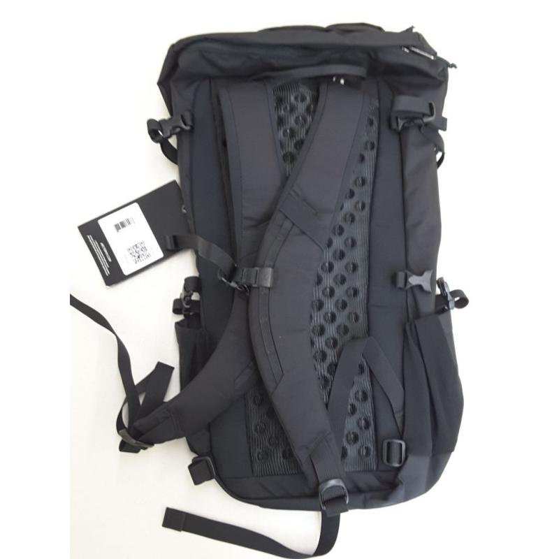 Arc'teryx Brize 25 Backpack | Versatile Hiking & Daypack