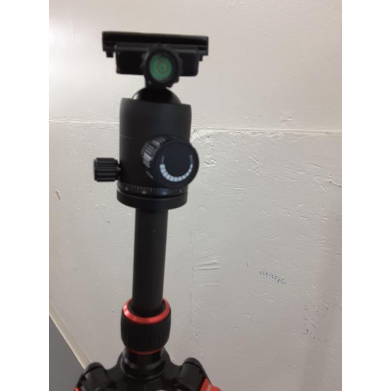 Neewer Professional Video Tripod