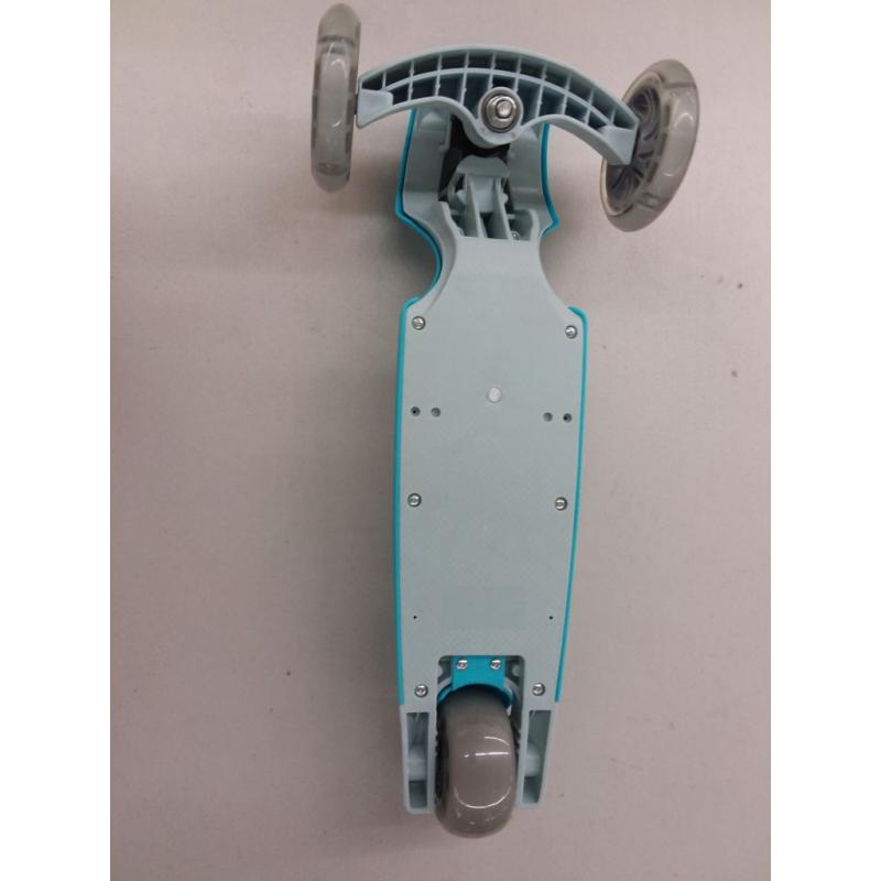 Kick Scooter for Kids 3 Wheel Scooter for Toddlers Girls Boys Lightweight 4 Adjustable Height Lean to Steer with PU Flashing Wheels Scooter for Children from 2 to 6 Years Old (Light Blue)