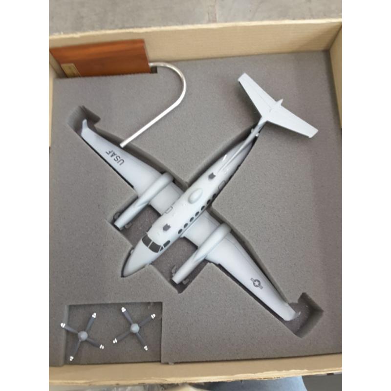 Desktop Models Daron MC-12W USAF 1/32 Project Liberty