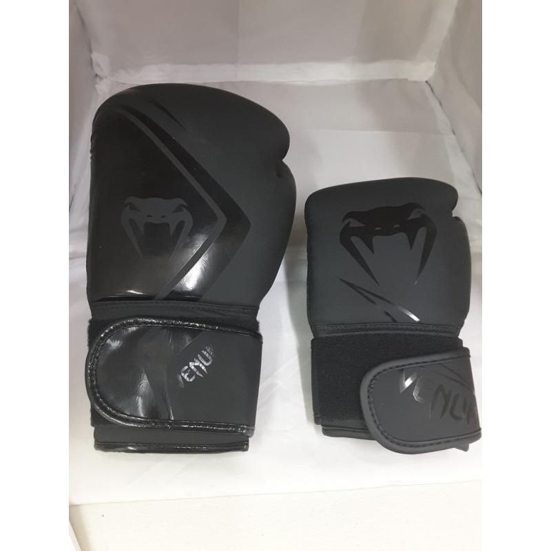 Venum boxing cloves, conditioner 2.0, high density injected foam, heavy bag and mitt workout, hook and loop system, size 16oz, color black