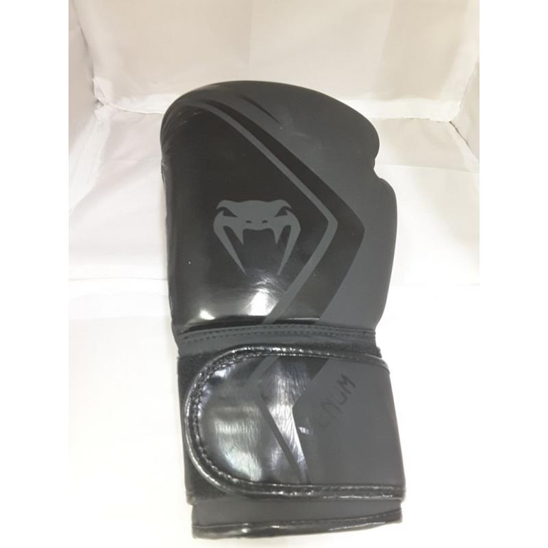 Venum boxing cloves, conditioner 2.0, high density injected foam, heavy bag and mitt workout, hook and loop system, size 16oz, color black