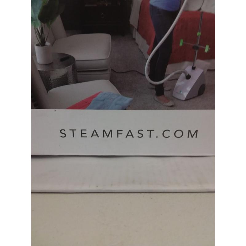 Steamfast SF-547 Full-Size Garment Steamer