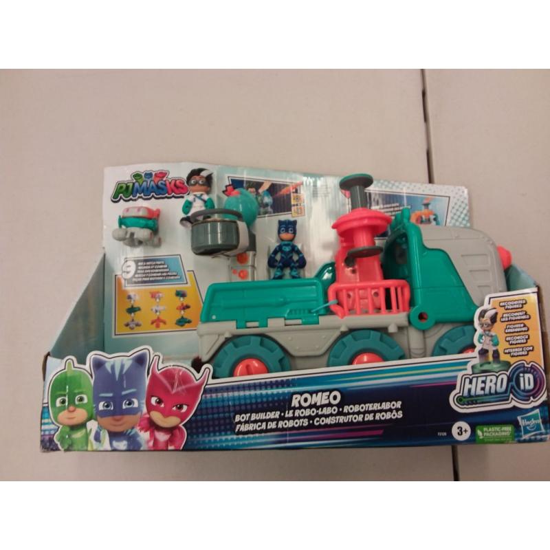 Hasbro PjMasks Romeo Bot Builder Hero ID Playset