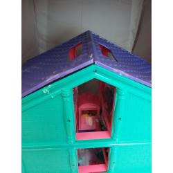 Kid Connection 3-Story Dollhouse Play Set with Working Garage and Elevator, 24 Pieces