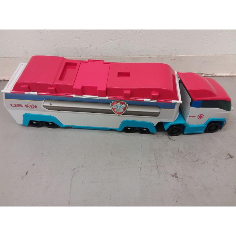 Ultimate PAW transport 18 wheeler w/ figure