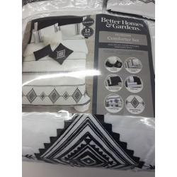 Better Homes & Gardens Black and White Summit 12 Piece Bed in a Bag Comforter Set, Queen