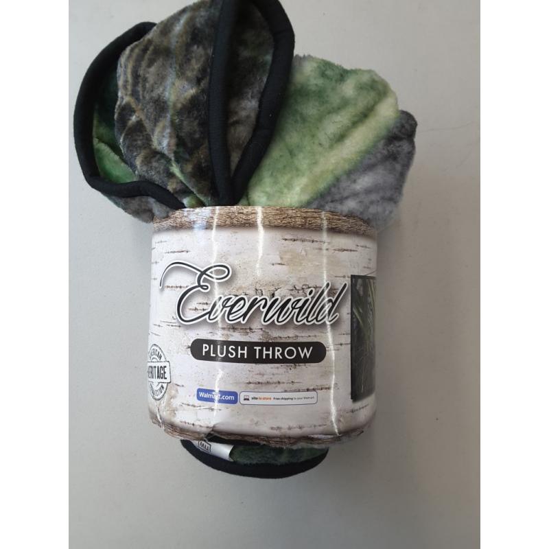 American Heritage Collection Wilderness Throw, 50 x 60, Watching and Waiting