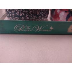 The Pioneer Woman 3-Piece Woodsy Collection Tin Candles Set, Mistletoe & Juniper, Teakwood & Oak, and Eucalyptus & Orange Zest, 4.95 oz