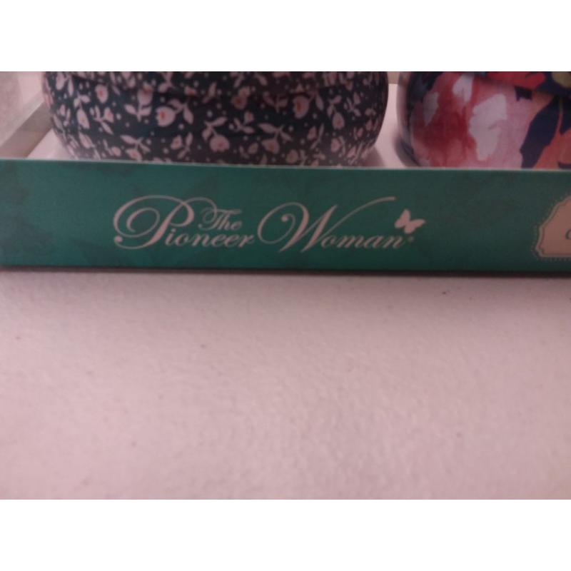 The Pioneer Woman 3-Piece Woodsy Collection Tin Candles Set, Mistletoe & Juniper, Teakwood & Oak, and Eucalyptus & Orange Zest, 4.95 oz