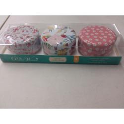 The Pioneer Woman 3-Piece Baked Goods Collection Tin Candles Set, Cranberry Chutney, French Toast, and Gingerbread & Spice, 4.95 oz