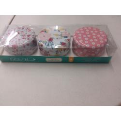 The Pioneer Woman 3-Piece Baked Goods Collection Tin Candles Set, Cranberry Chutney, French Toast, and Gingerbread & Spice, 4.95 oz