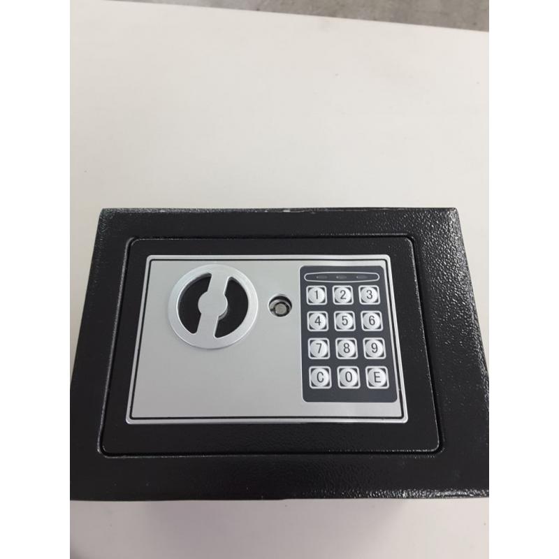 Dorlfin digital small safe