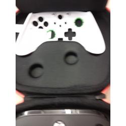 FUSION Pro 2 Wired Controller for Xbox Series X|S - Black/White