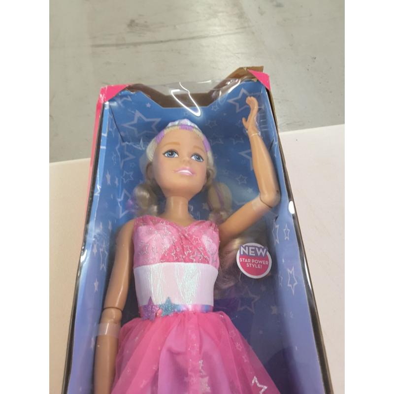 Barbie 28 Best Fashion Friend Doll