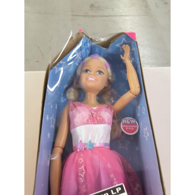 Barbie 28 Best Fashion Friend Doll