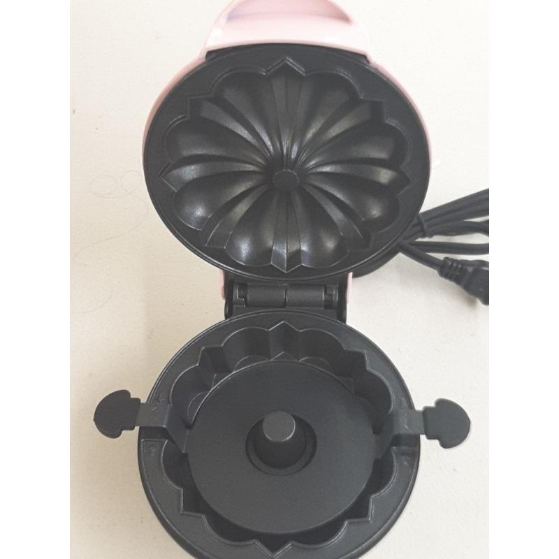 Dash Mini Bundt Maker