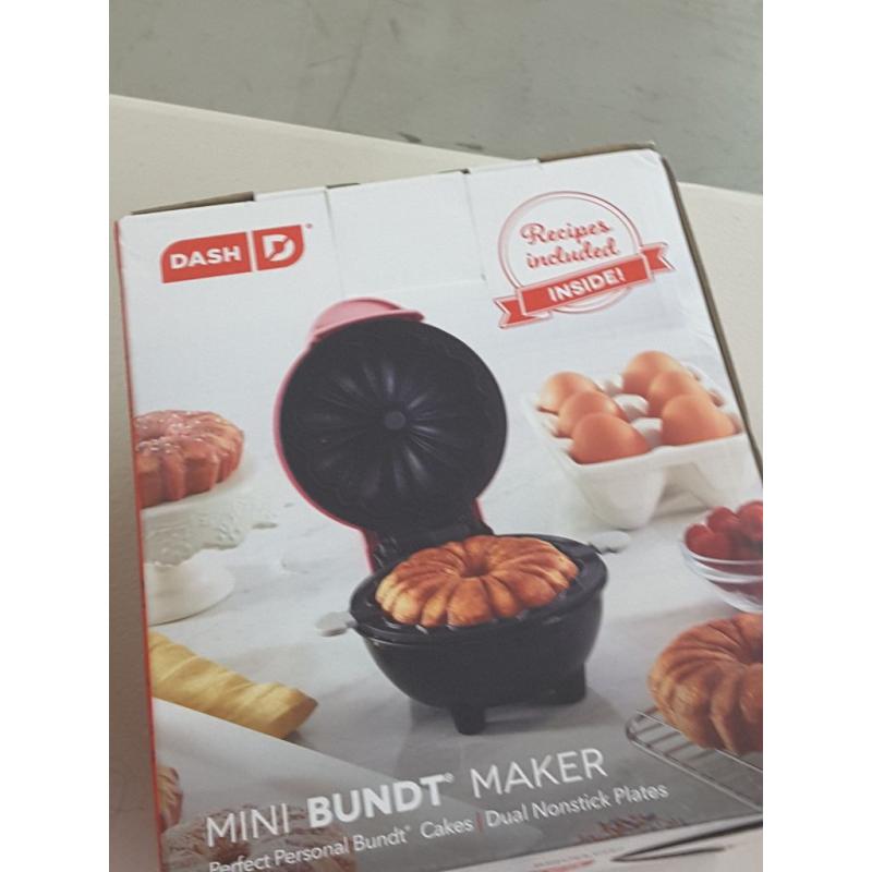 Dash Mini Bundt Maker