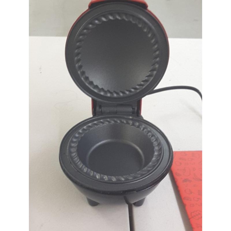 Dash Mini Pie Maker - Red