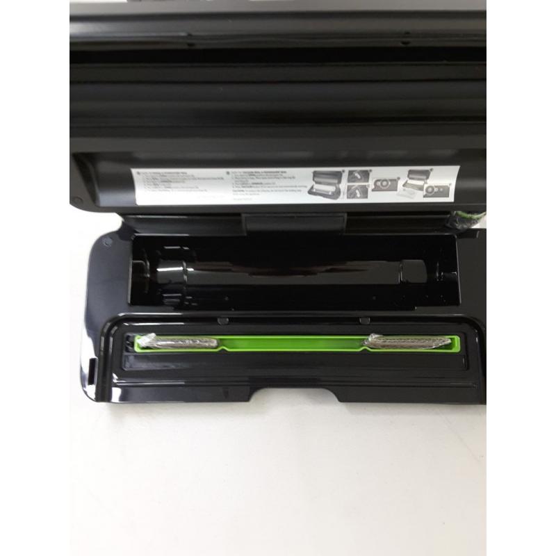 FoodSaver Vacuum Sealer - VS3120