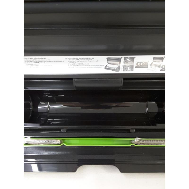 FoodSaver Vacuum Sealer - VS3120