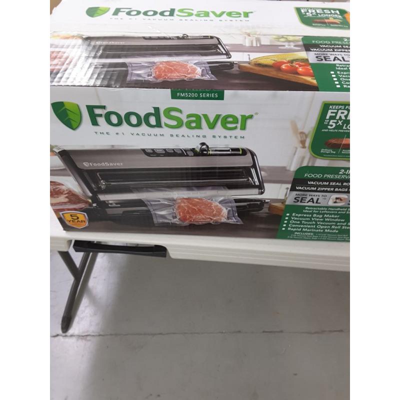 FoodSaver FM5200 2-in-1 Automatic Vacuum Sealer Machine