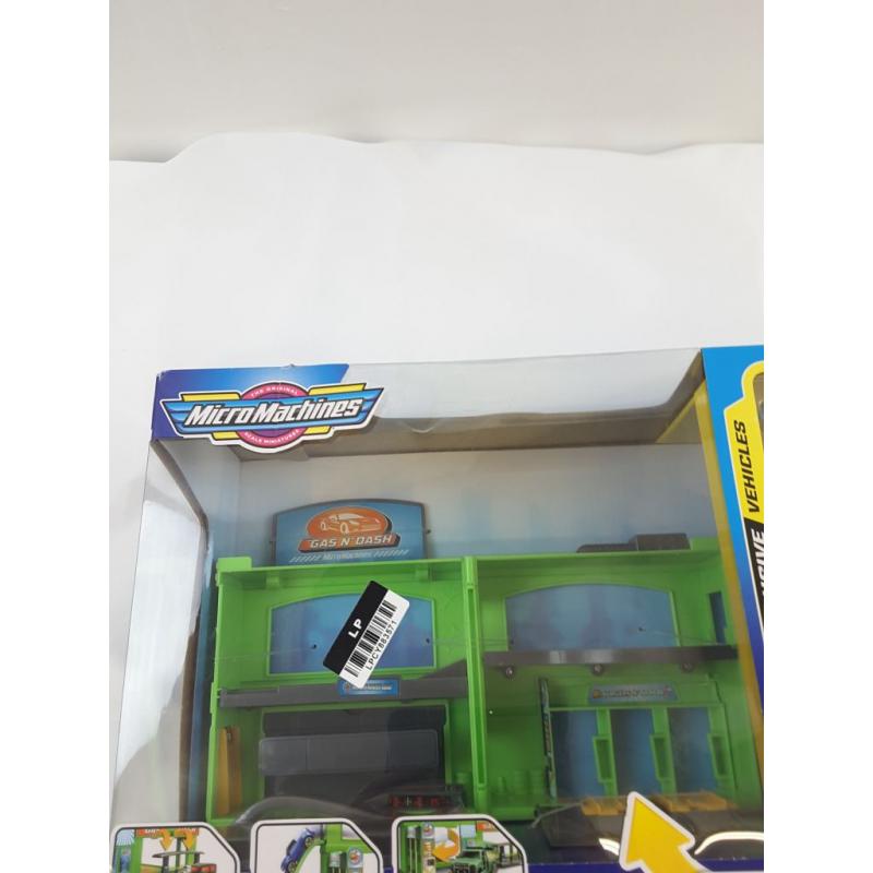 Micro Machines Transforming Playset - Micro Gas N Dash Combo