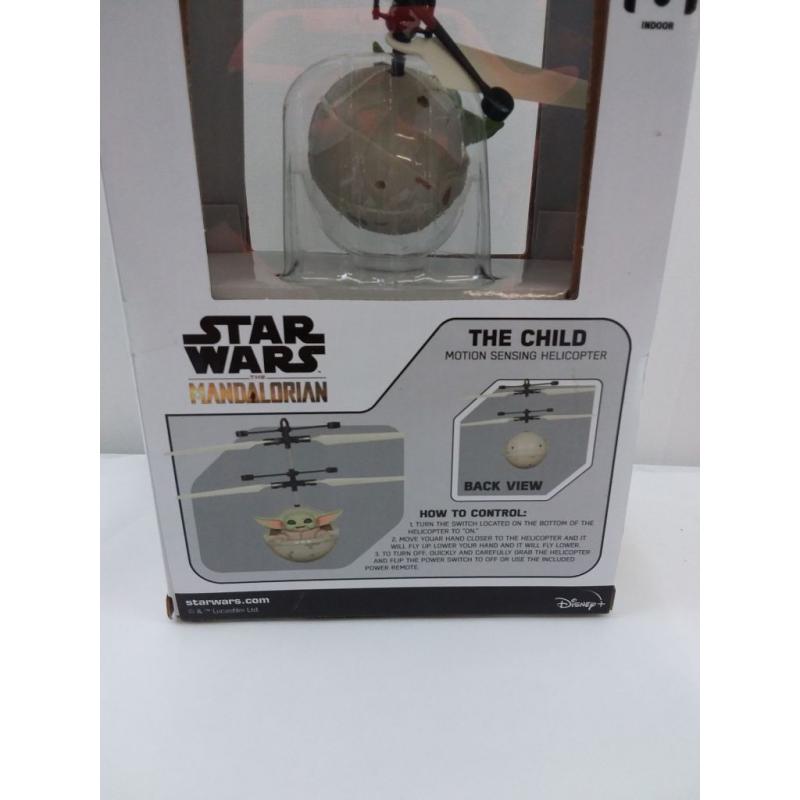 World Tech Toys Star Wars: The Mandalorian - The Child / Baby Yoda Sculpted Head - UFO Helicopte