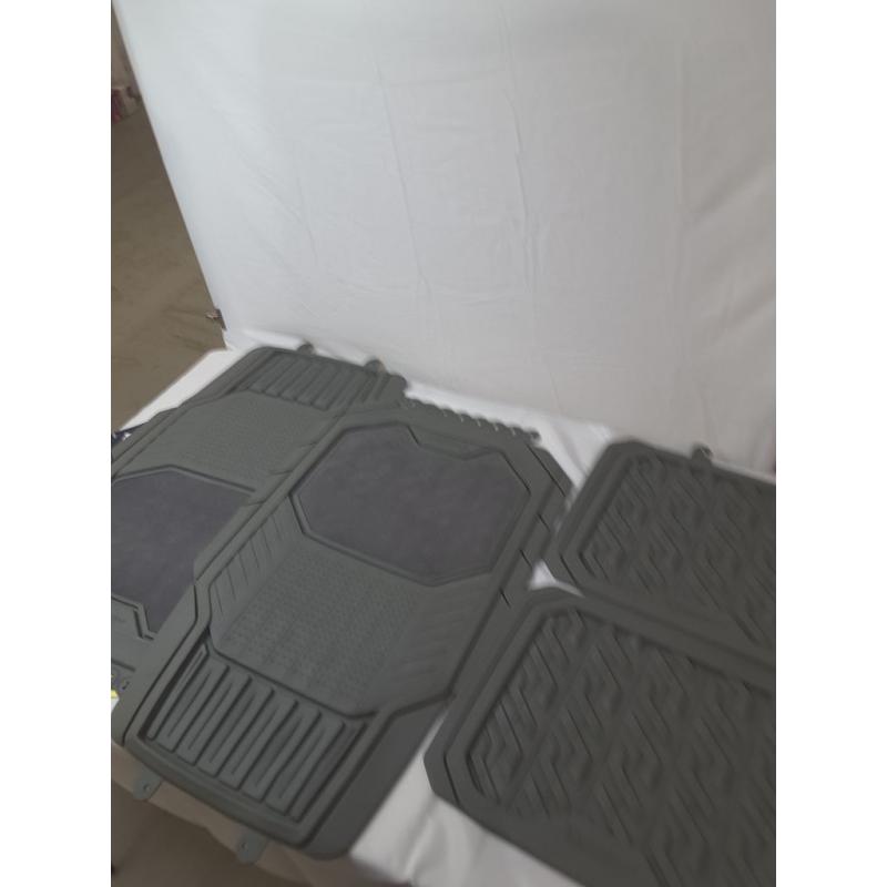 Michelin 19x34 4pc Rubber Floormat Set Gray