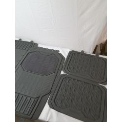 Michelin 19x34 4pc Rubber Floormat Set Gray