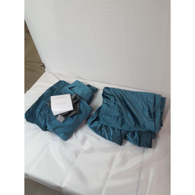 Threshold Velvet Quilt 88 x 92