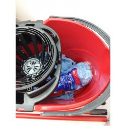 Microfiber Quickwring Cloth Mop & Bucket System- O-Cedar