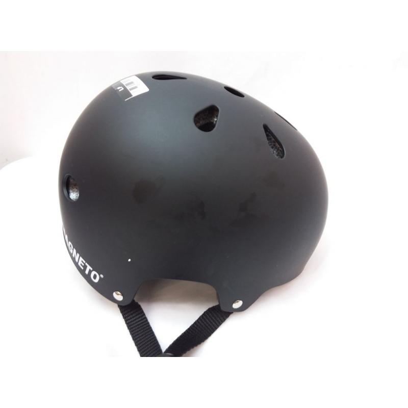 Magneto Boards Kids' Skate Helmet - Black