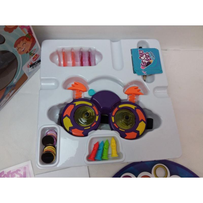 Goliath Googly Eyes Spin Board Game