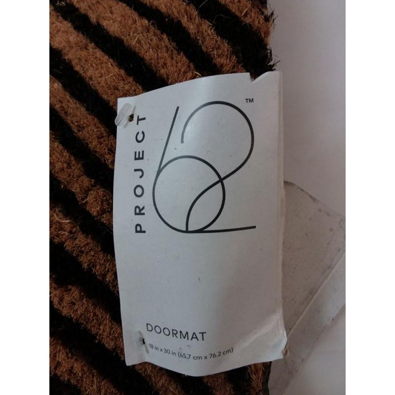 1'6 x 2'6 Outdoor Door Mat Black Lines/White Geo