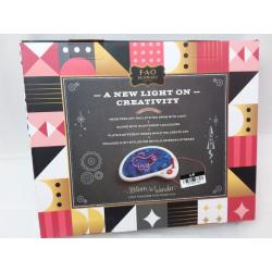 Fao Schwarz Mess-free Drawing Musical Glow Palette