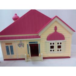 Bluey Family Home Playset (complete set with Bluey character)