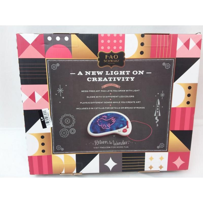 Fao Schwarz Mess-free Drawing Musical Glow Palette