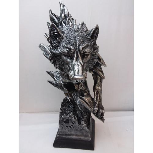 Wolf statue