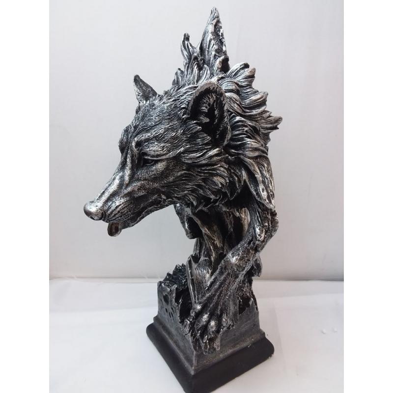 Wolf statue